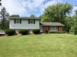 2S244 Burning Trl, Wheaton, IL 60189