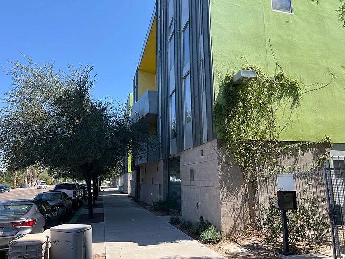 2 bed, 2.0 bath, 1160 sqft, $1,995 — Photo 2