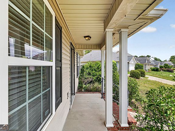 4th image of 2123 Whitney South Dr