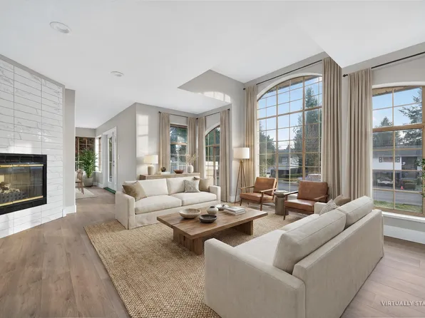 21105 River Rd, Maple Ridge, BC V2X 2A1