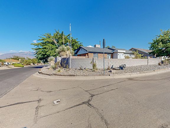 3rd image of 9968 Bellevue St NW