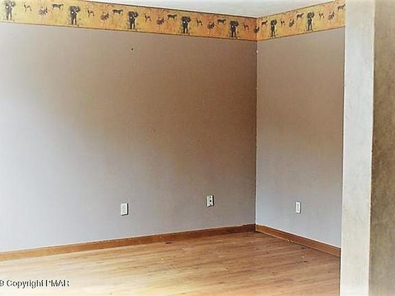 4th image of 229 Owl Hollow Dr