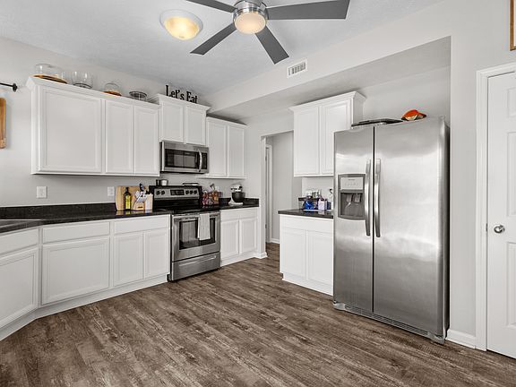 3rd image of 4138 Stubbington Ln