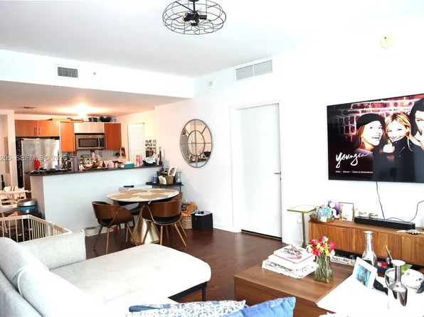300 S Biscayne Blvd APT 3504, Miami, FL 33131