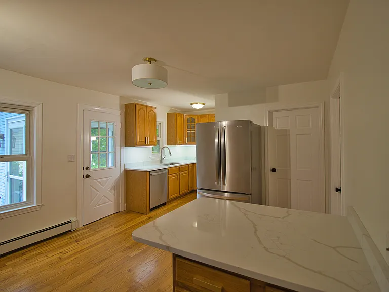 40 Dean Ave — Photo 3