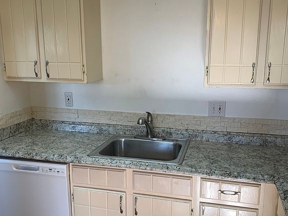 3rd image of 6277 Estes St APT 2