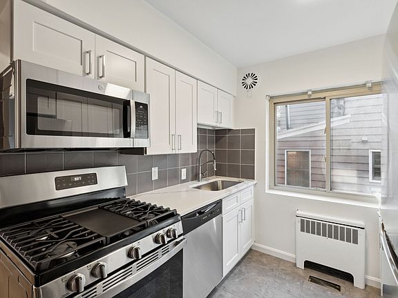 Kitchen- All new appliances