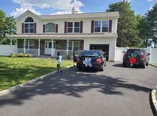Nostrand Ave, Brentwood, NY 11717