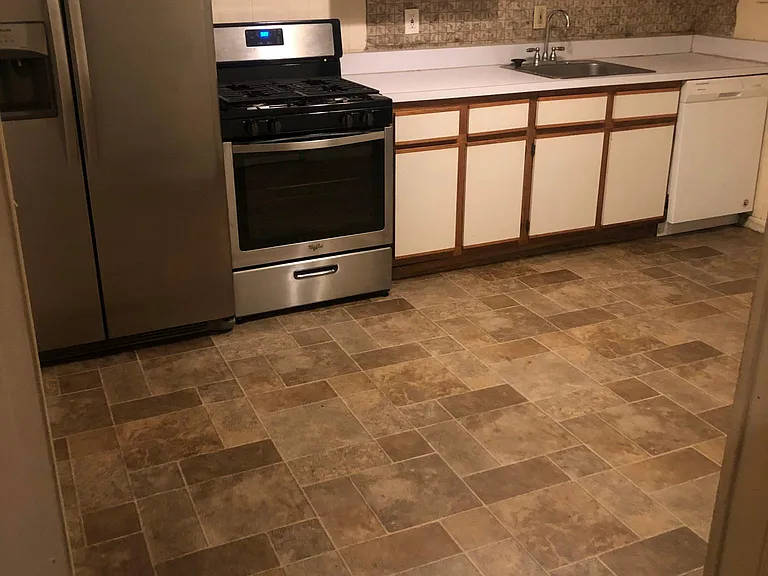 11922 Franklin Blvd #SINGLE HOU — Photo 19