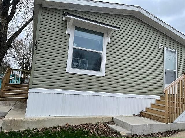1st image of 260 Bunting Ln #260