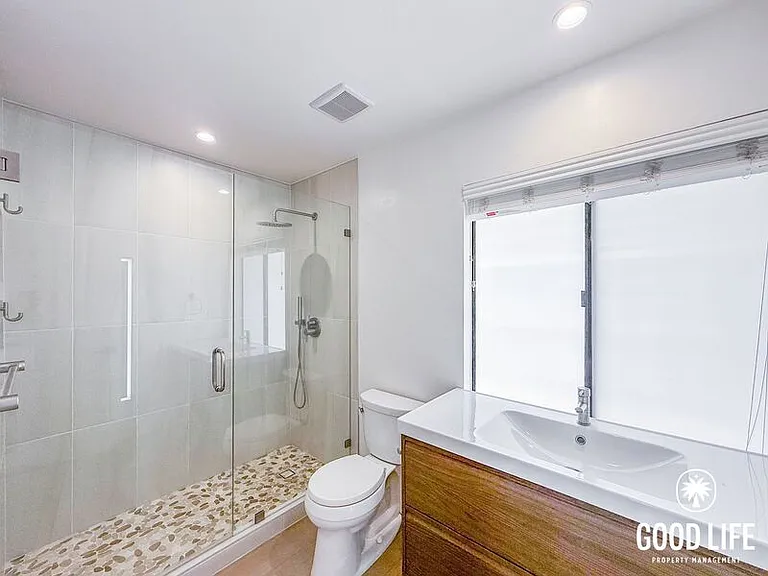 3731 Balboa Ter #B — Photo 6