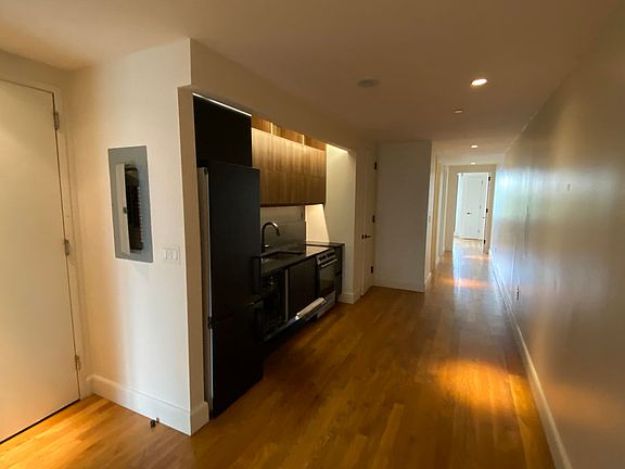 2nd image of 233 Gold St #3001