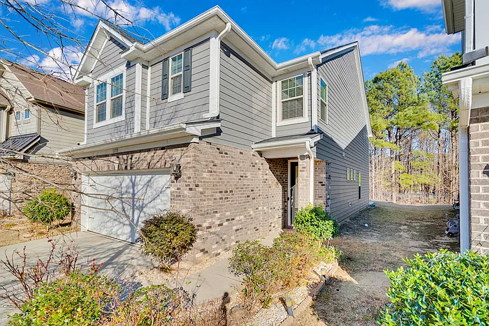 3 bed, 2.5 bath, 2456 sqft, $2,800 — Photo 3