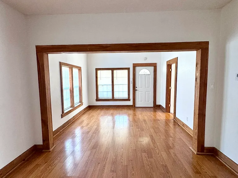 311 N Division St — Photo 10
