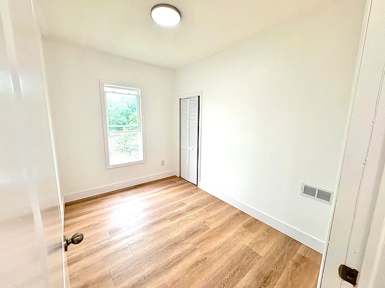 621 N 10th Ave — Photo 5