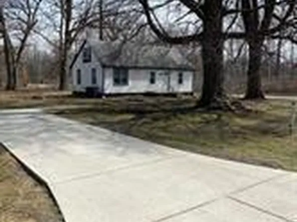 15843 McGuire St, Taylor, MI 48180