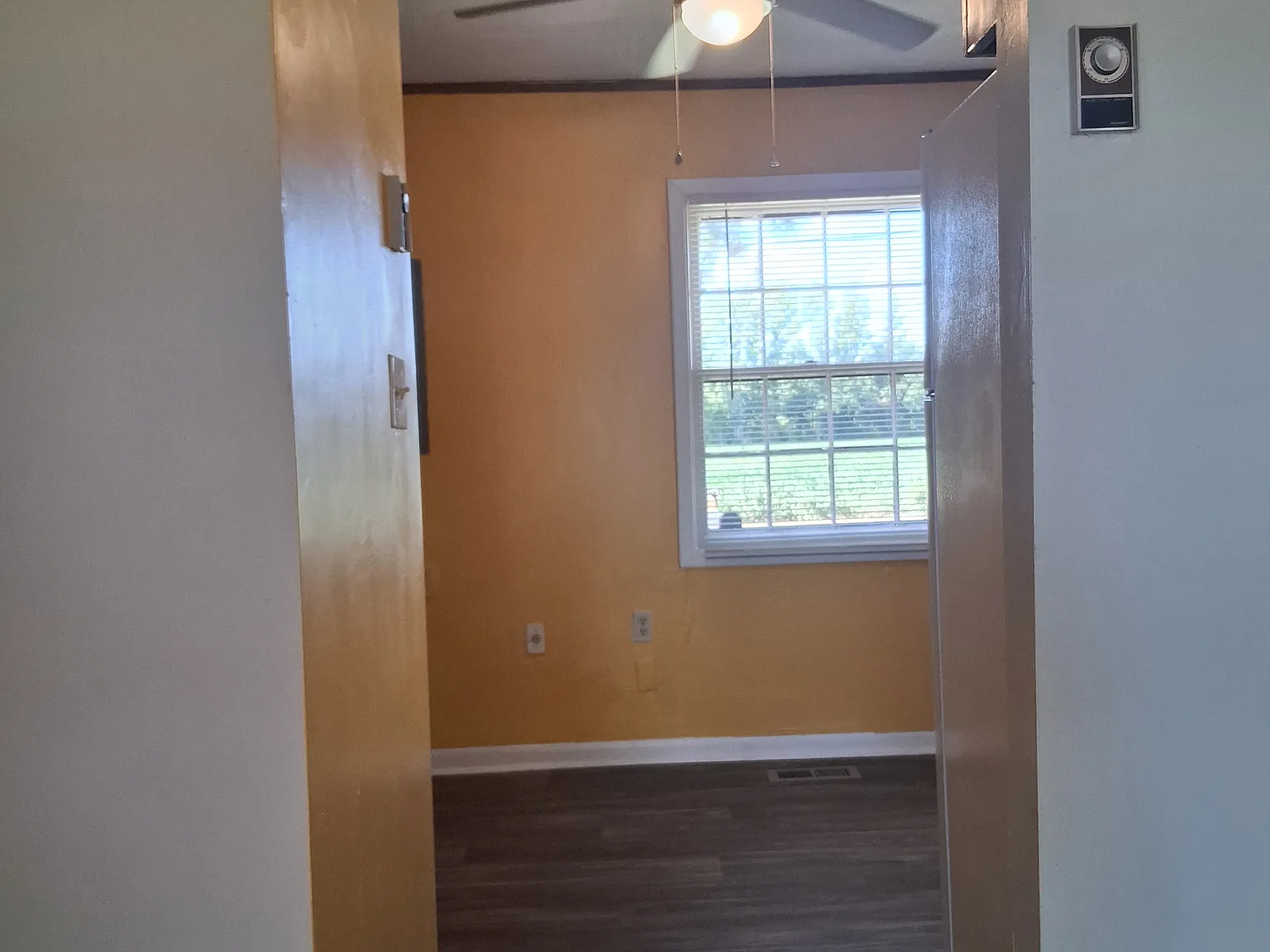 4 bed, 1.5 bath, 1228 sqft, $2,200 — Photo 4