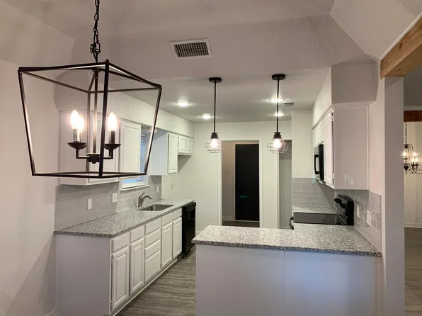 6836 Megan Ln, North Richland Hills, TX 76182