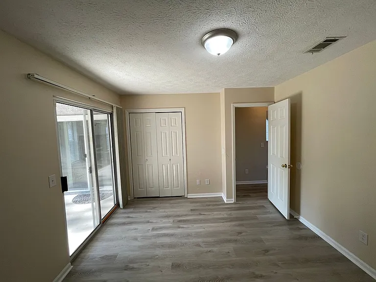 140 Treasure Palm Dr — Photo 24