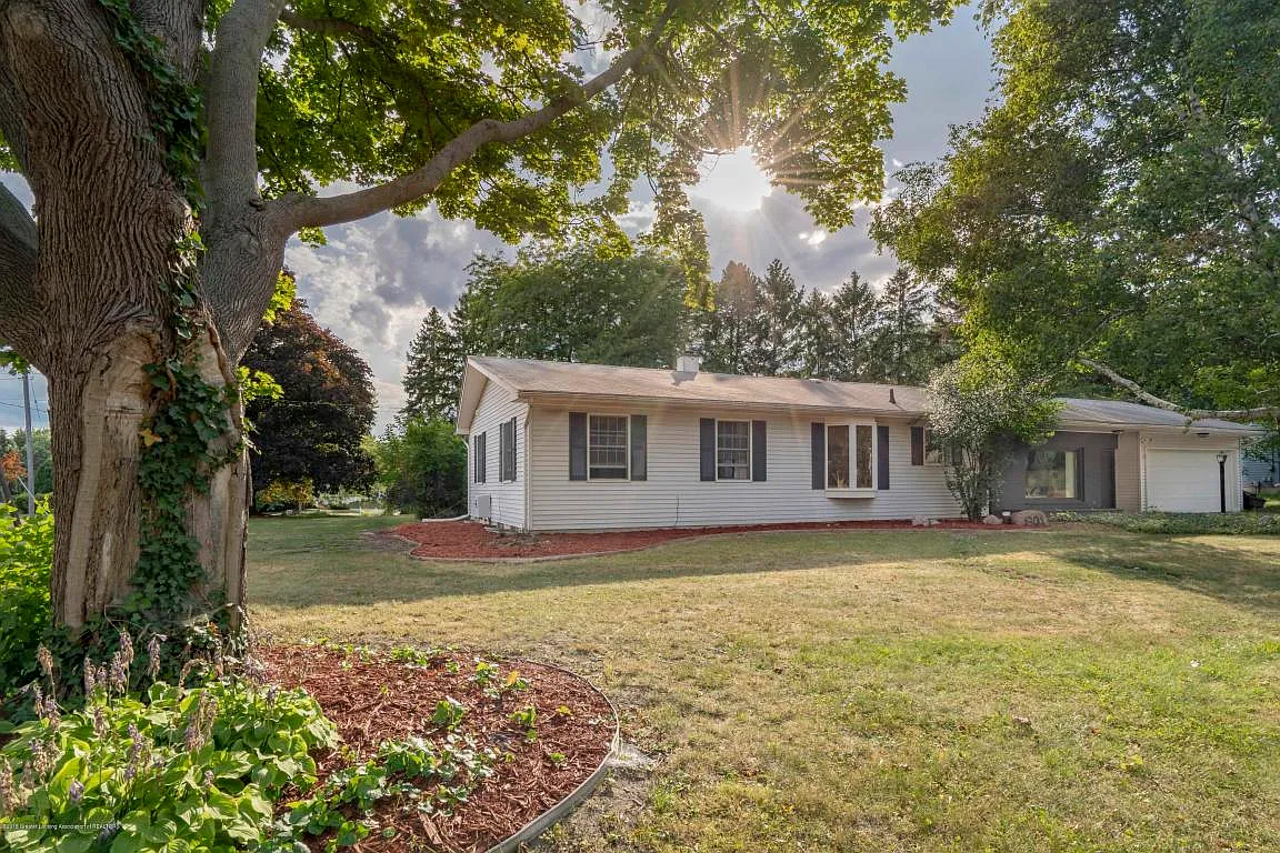 1301 W Geneva Dr photo 1
