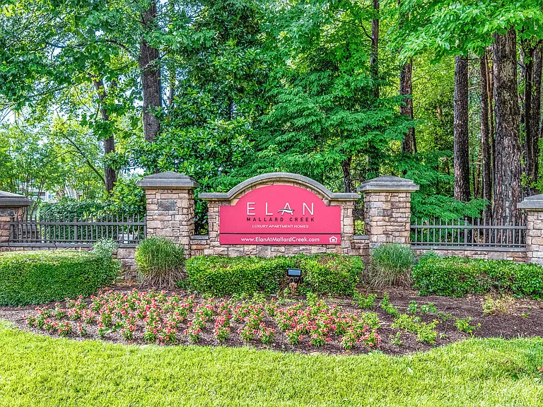 Elan at Mallard Creek Apartment Homes — Photo 23