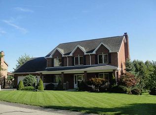 811 Rembrandt Cir, Irwin, PA 15642