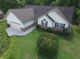 154 Forest Cove Ct, Jacksboro, TN 37757