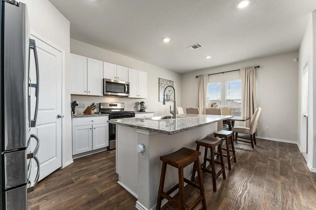 3127 Keuka Pk Dr — Photo 4