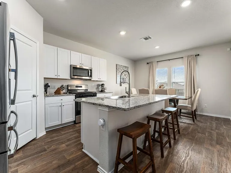 3127 Keuka Park Dr — Photo 4