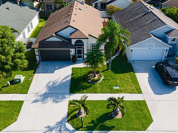 4th image of 126 Meadowlands Drive