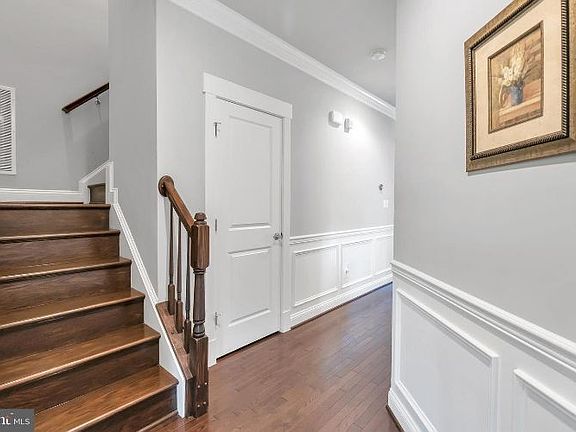 5th image of 2839 Woodlawn Ave