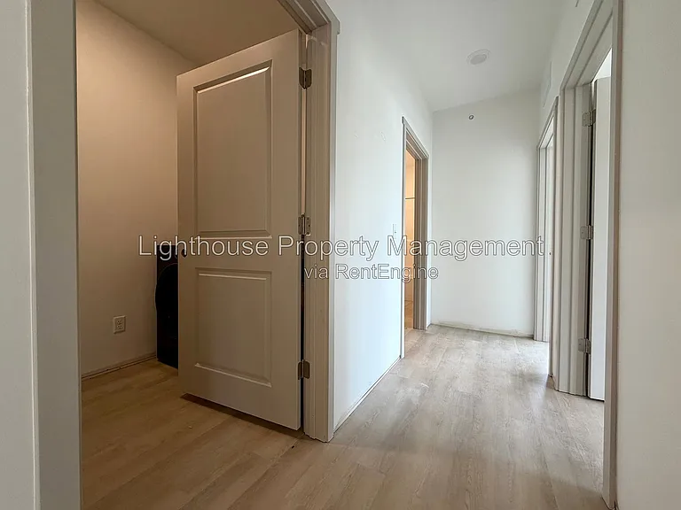 Riverbend Flats Apartments — Photo 64