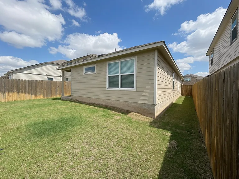 121 Rowdy Yates Way — Photo 5