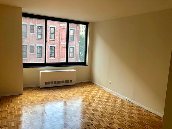 3rd image of 215 W 95th St APT 5G