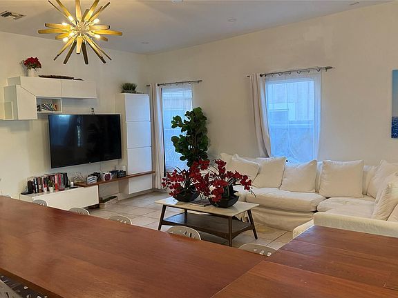 3rd image of 1120 NE 2nd Avenue