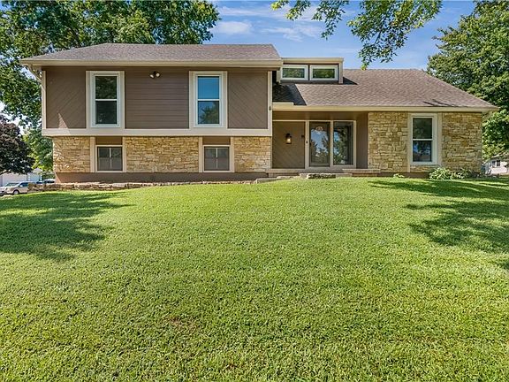 2nd image of 4377 SW Breezy Point Ln