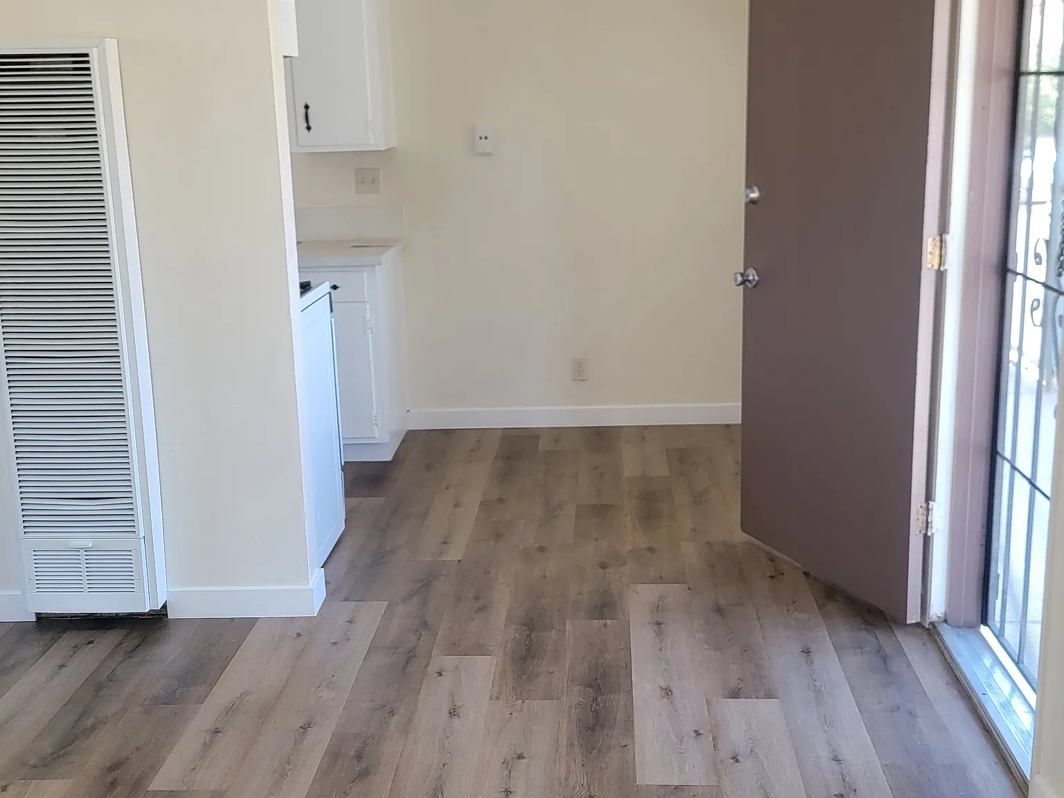 Mark IX Apartments — Photo 2