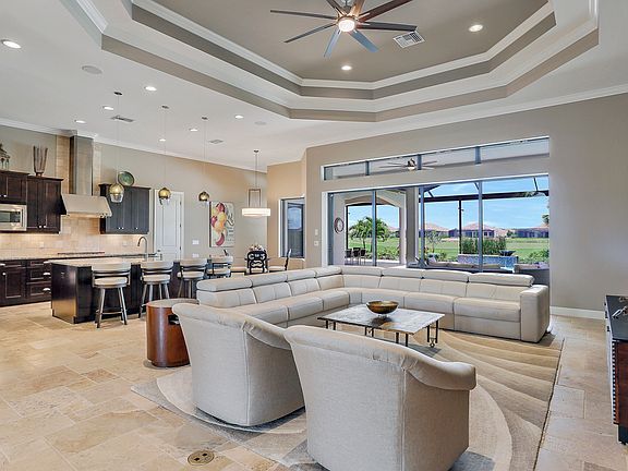 4th image of 9083 Sorreno Ct