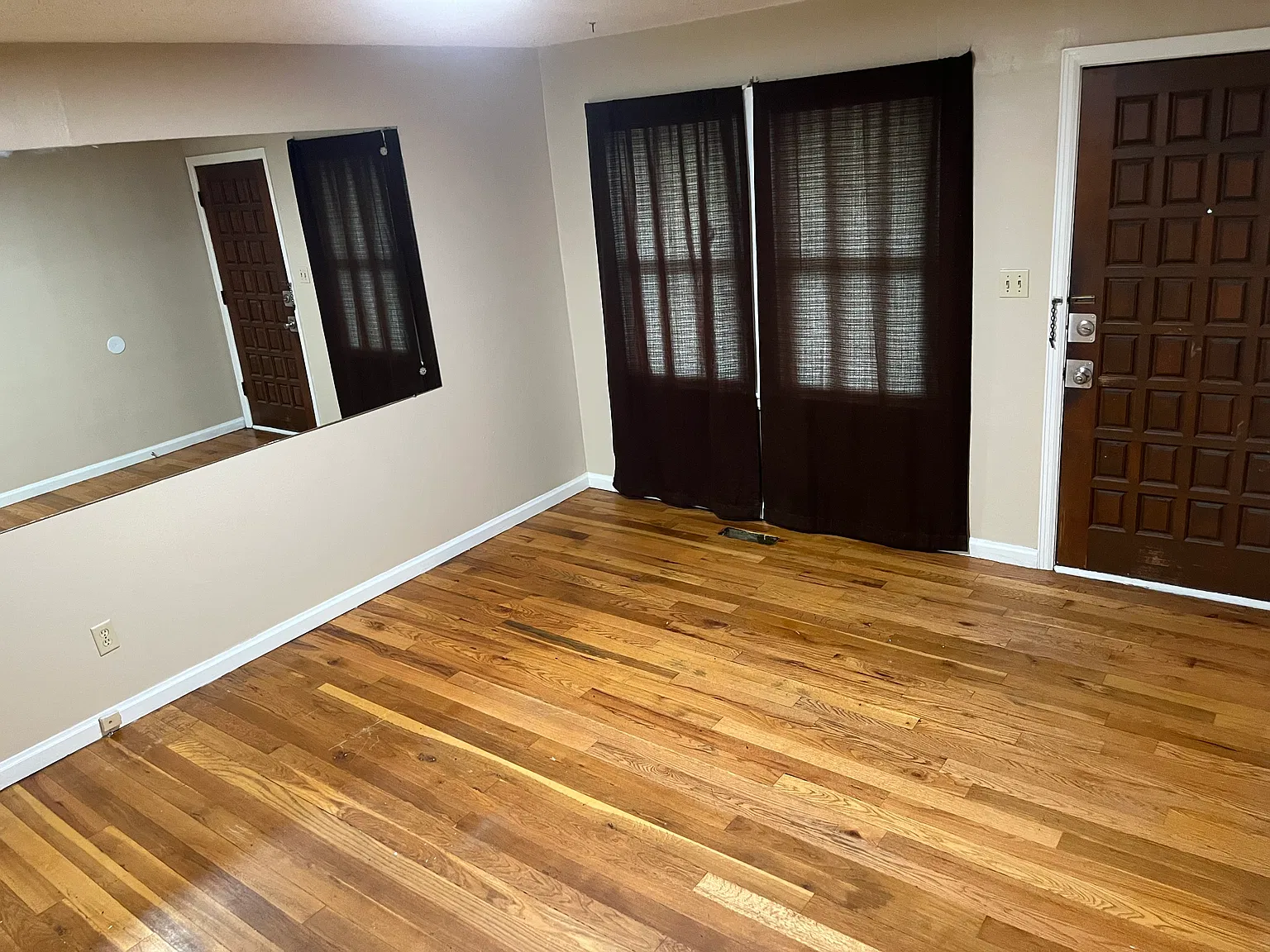 2 bed, 1.5 bath, 1000 sqft, $1,100 — Photo 1
