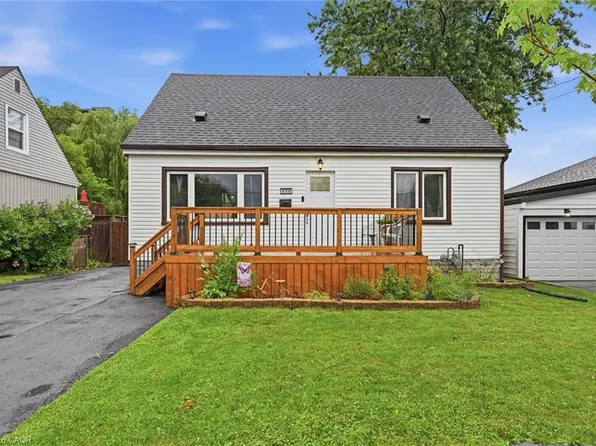 450 E 42nd St, Hamilton, ON L8T 3B3