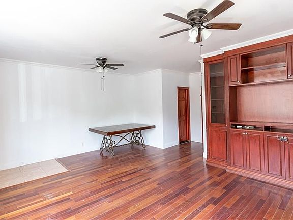 3rd image of 2133 E 17th St Floor 1