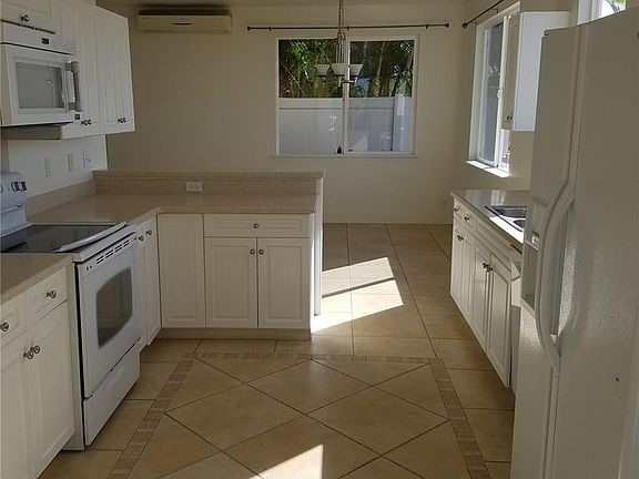 3rd image of 92-7049 Elele St Unit 36