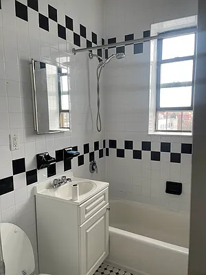 Rented by Contact Realty | media 7