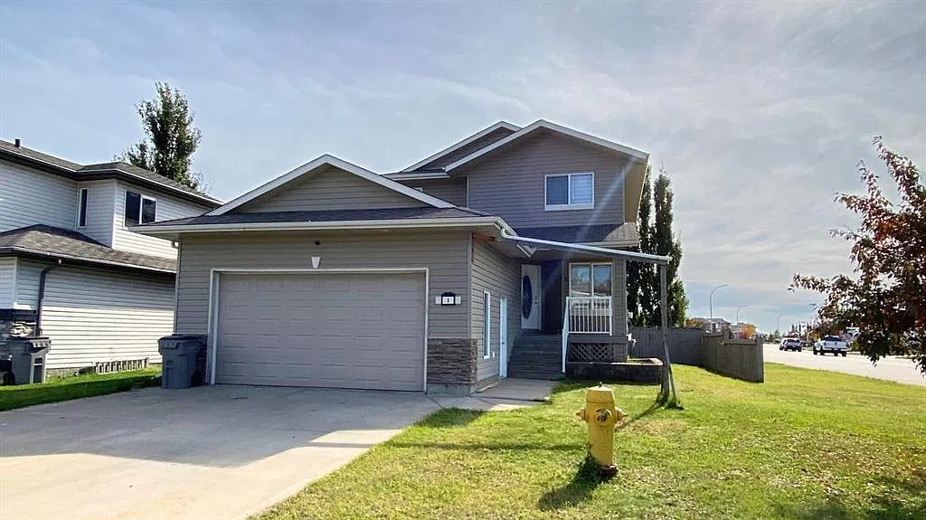 3 bed, 3.5 bath, 1630 sqft, $2,900 — Photo 1