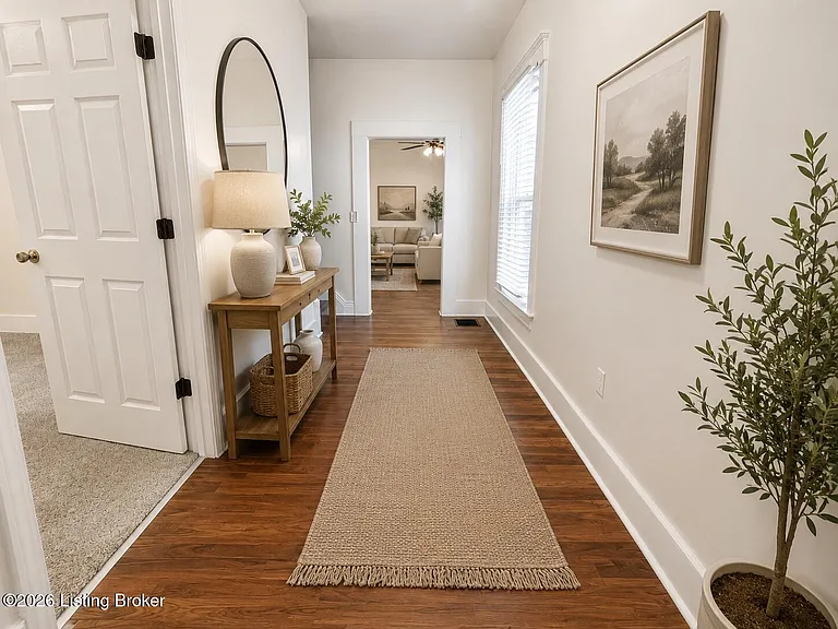 228 E Burnett Ave — Photo 4