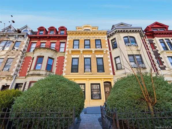 372 Parkside Avenue, Brooklyn, NY 11226