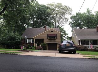 45 Mountain Rd, Verona, NJ 07044