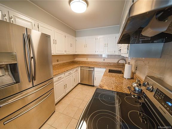 3rd image of 34 Crescent St APT 1G
