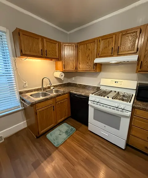621 Fremont Ave NW — Photo 10