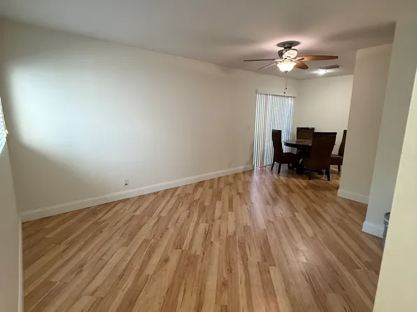 8800 Bardmoor Blvd APT 25, Seminole, FL 33777